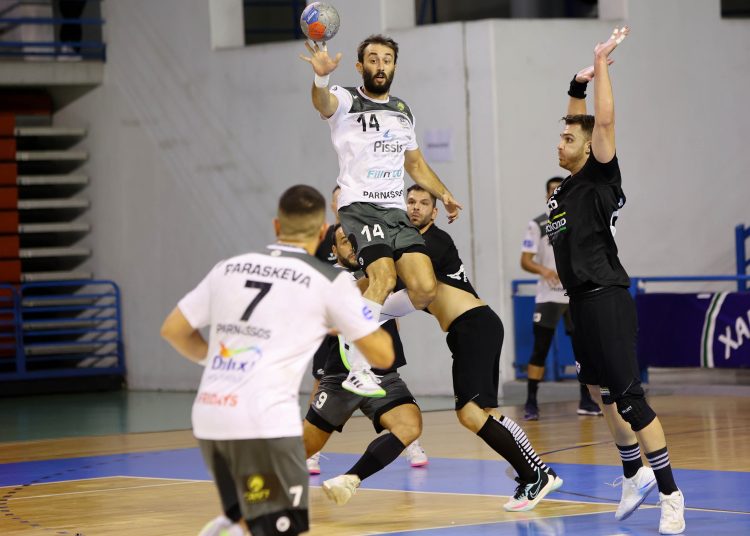 Σούπερ ντέρμπι με μεγάλη κρισιμότητα στο Χάντμπολ