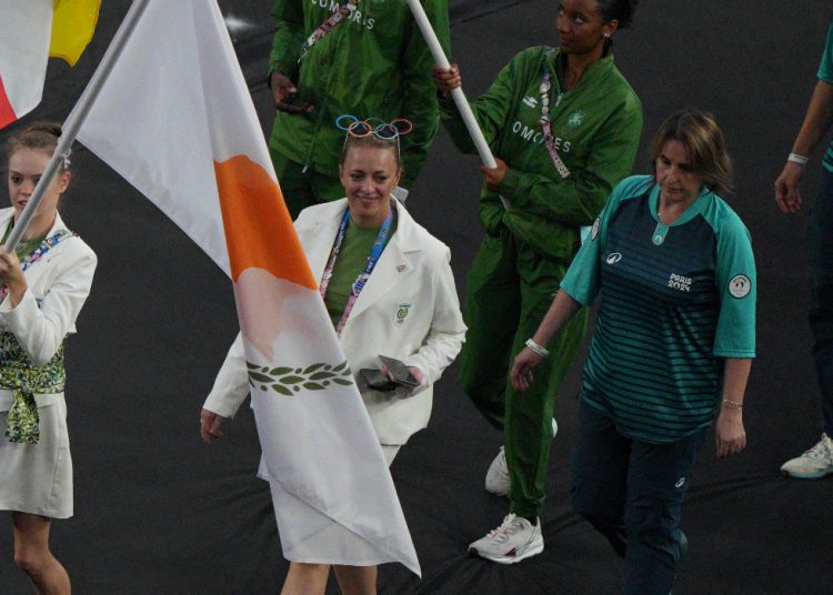 Η Ολυμπιακή Φλόγα του Παρισιού 2024 έσβησε, το Λος Άντζελες πήρε τη σκυτάλη