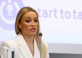 ΒΙΝΤΕΟ: Η κατάθεση ψυχής της Καρολίνας Πελενδρίτου στο Συνέδριο Start to talk