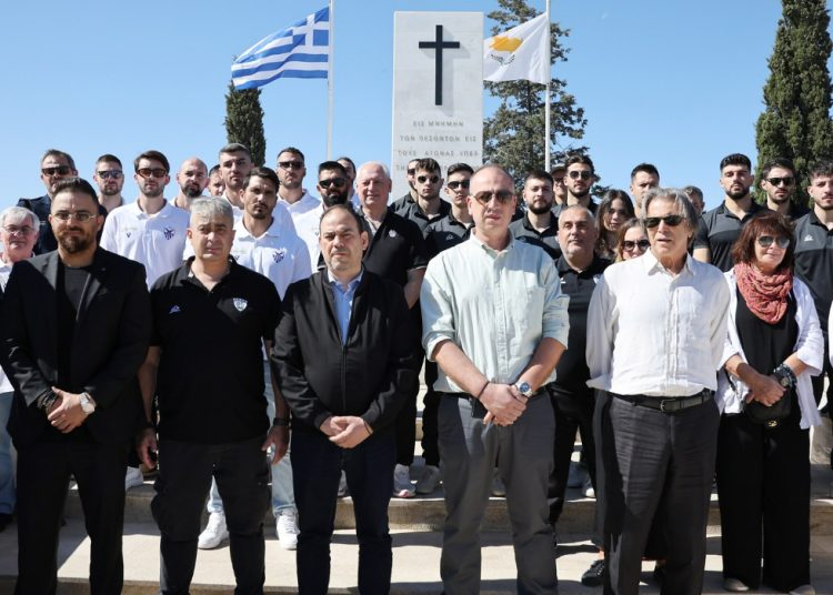 H κοινή επίσκεψη της Ανόρθωσης και του ΠΑΟΚ στον Τύμβο Μακεδονίτισσας