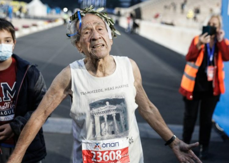 To μήνυμα του 93χρονου μαραθωνοδρόμου Στέλιου Πρασσά ενόψει του Radisson Blu Διεθνούς Μαραθωνίου Λάρνακας