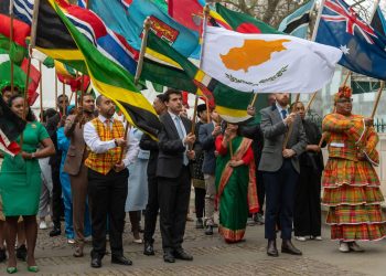 Ο ξιφομάχος Αλέξανδρος Τοφαλίδης σημαιοφόρος της Κύπρου στους εορτασμούς για την «Ημέρα της Κοινοπολιτείας» στο Λονδίνο