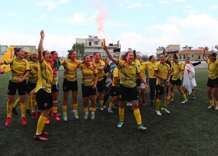 Με την κυπριακή σημαία στην ιστορική στιγμή της ΑΕΚ Αθηνών