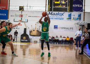 Κοντά στον τίτλο η Πετρολίνα ΑΕΚ, προηγείται με 2-0 του Κεραυνού