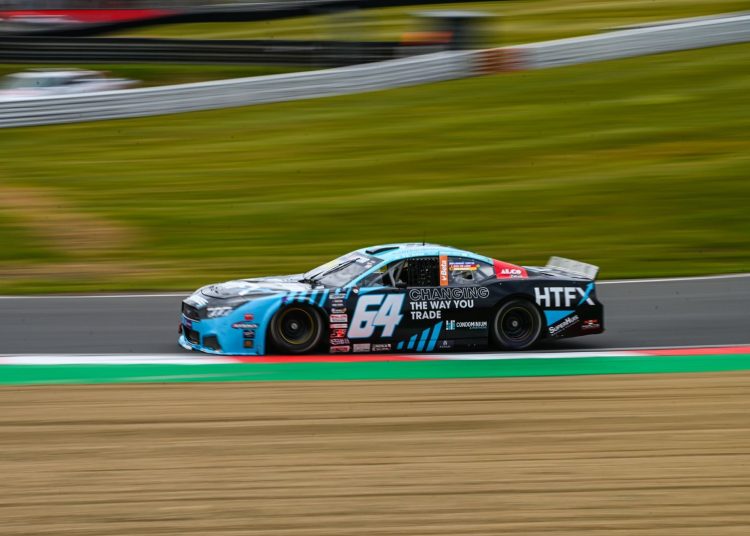 Ενθαρρυντικά νέα για τον Βλαδίμηρο Τζιωρτζή στο Brands Hatch της Αγγλίας, διατηρεί ελπίδες για τον τίτλο