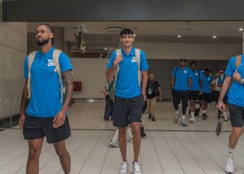 ΕYΡΩΜΠΑΣΚΕΤ: Προσγειώθηκε Κύπρο η Εθνική Ελλάδας