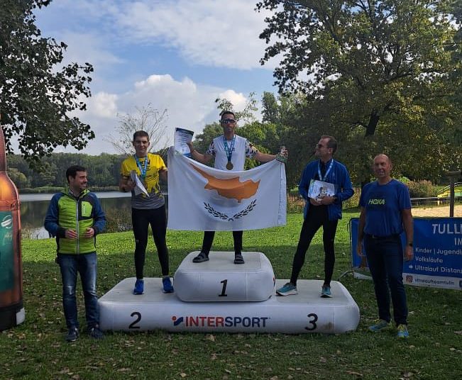 Θεόδωρος Σοφοκλέους: Διένυσε 212χλμ τρέχοντας αδιάκοπα 24 ώρες και κέρδισε αγώνα στην Αυστρία