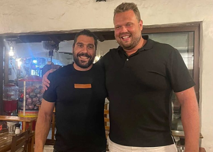 O Παρέλλης μύησε στην κυπριακή κουζίνα Χρυσό Ολυμπιονίκη της Δισκοβολίας