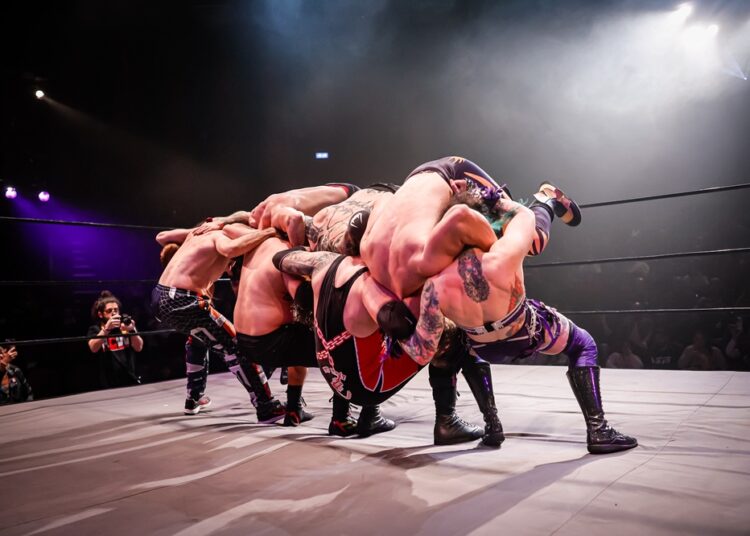 Εντυπωσιακό θέαμα στο ACW: Absolution – Πρωταθλητής ο Ρολάνδος Καγιάς