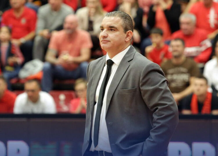 Επιστροφή στους πάγκους, επιστροφή στη Ρουμανία για τον Τόνι!